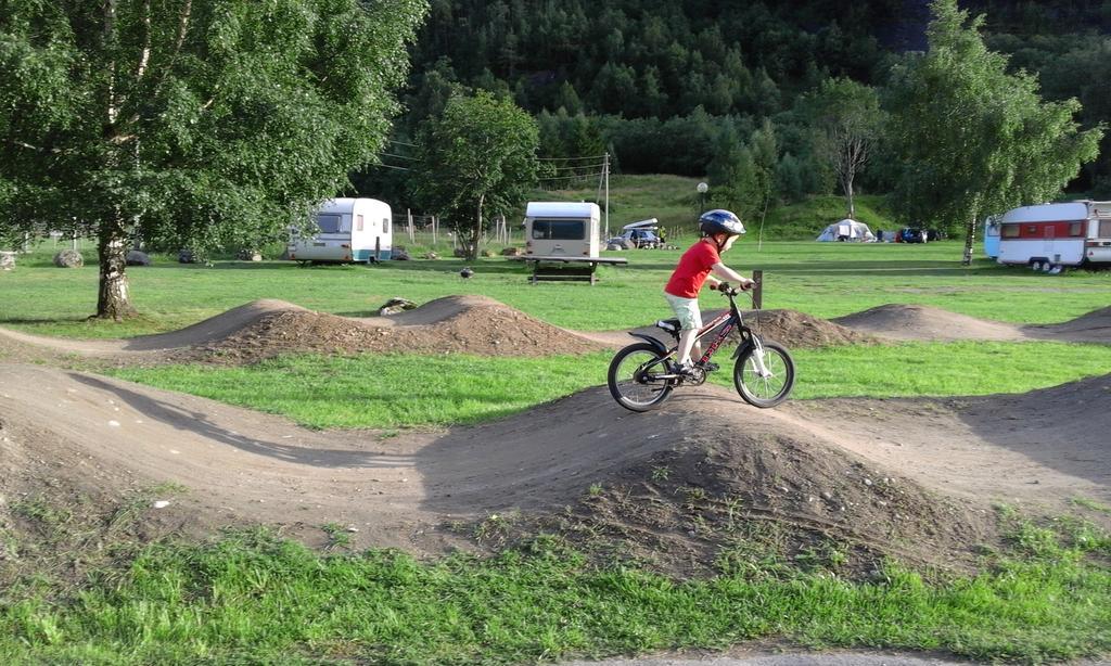 Folven Adventure Camp Hotel Hjelle Kültér fotó